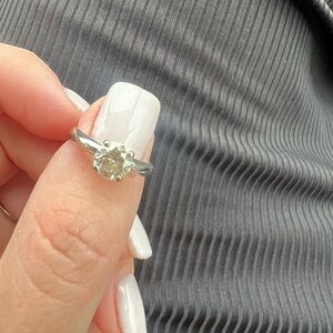 1 carat diamond ring